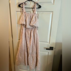 Pink detailed dress with bows